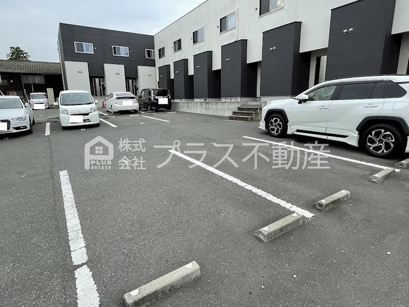 プランドール馬場山 駐車場