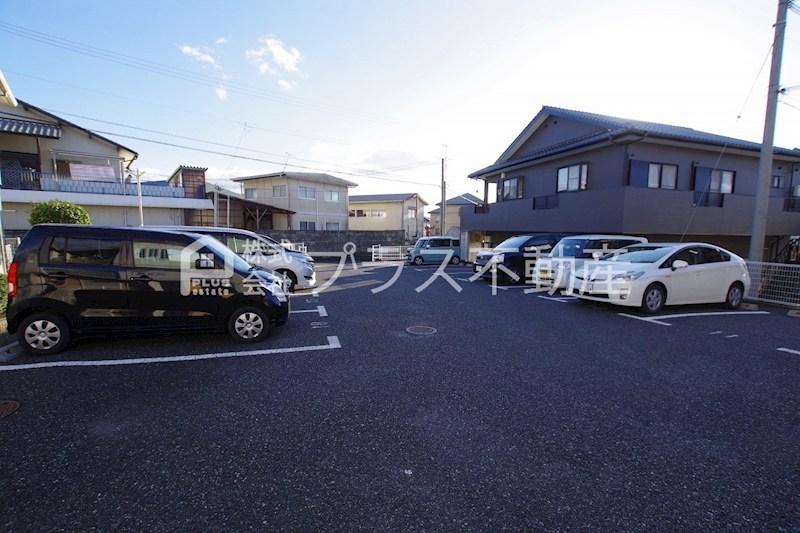 グランドゥール大地　Ｂ棟 駐車場