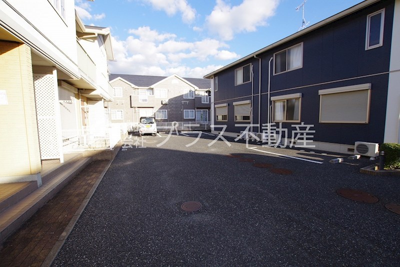 グランドゥール大地　Ｂ棟 駐車場