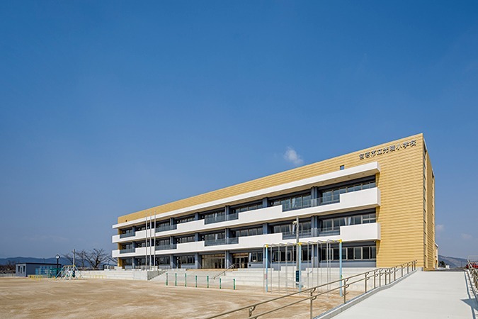 クレアールライフ宮若 A棟 小学校