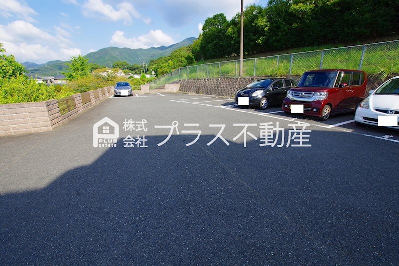 アルカディア 駐車場