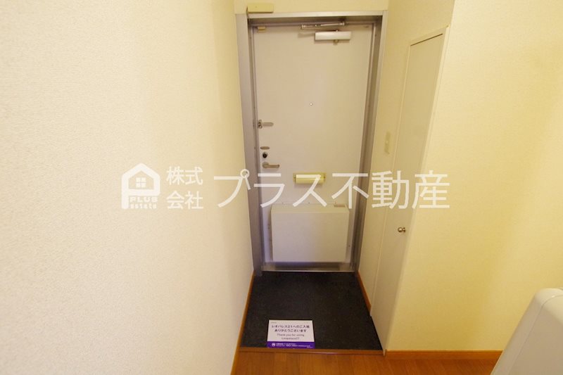 レオパレスヴェルデ 玄関