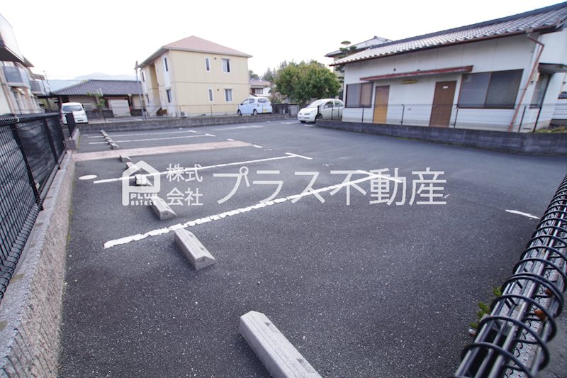 アムールⅢ 駐車場
