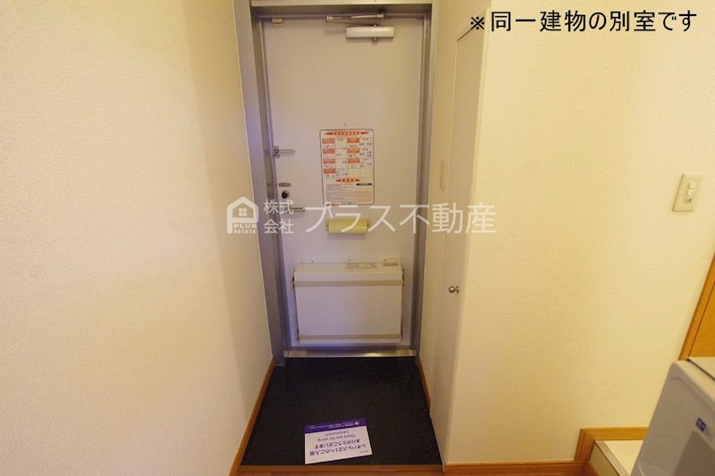 レオパレスヴェルデ 玄関