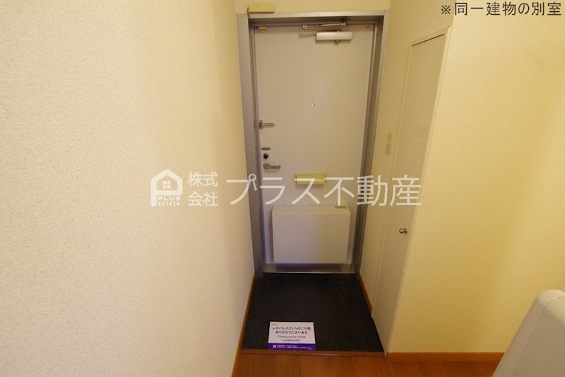 レオパレスヴェルデ 玄関
