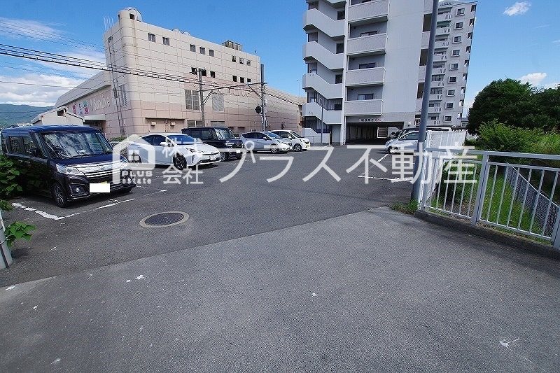 アサート木屋瀬 駐車場