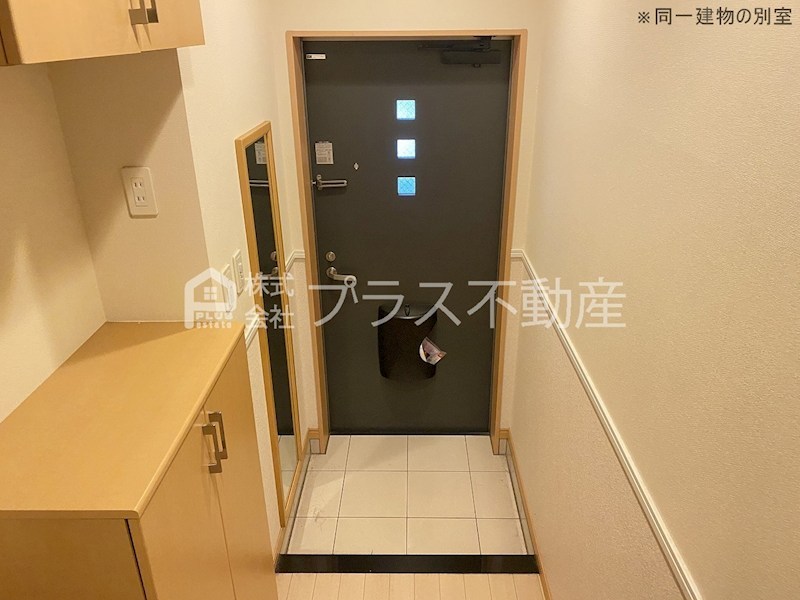 ヴィラージュ新木屋瀬 玄関
