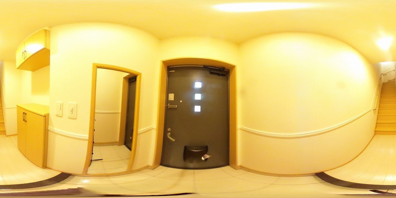 ヴィラージュ新木屋瀬 玄関