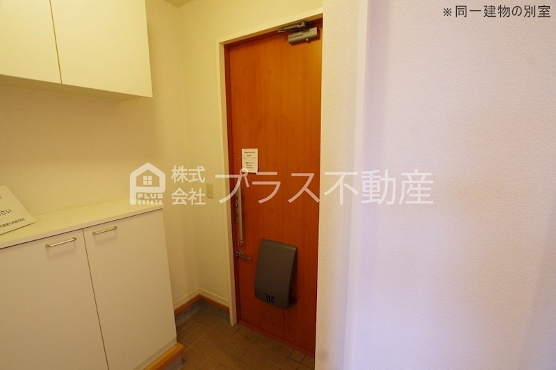 フローラHi　B棟 玄関