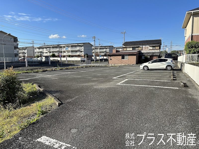 フレグランス小田代B棟 駐車場