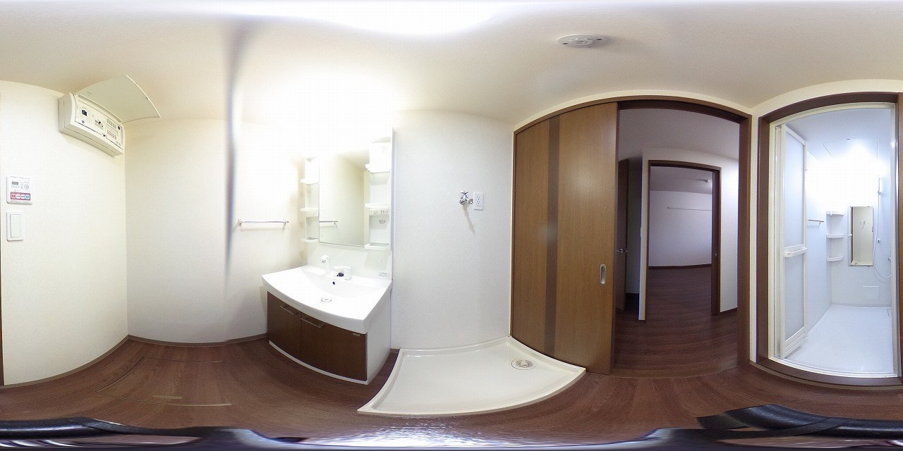 Ｖｅｒｓ　Ｌ’ａｖｅｎｉｒ 洗面所