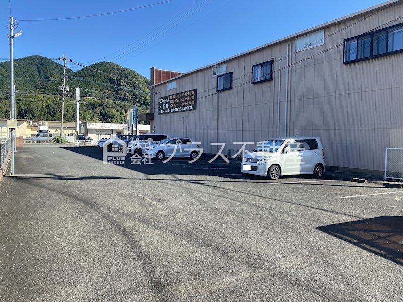 シャーメゾン齋藤A棟 駐車場