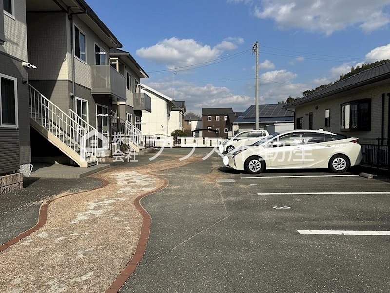 カーサアゼリア 駐車場