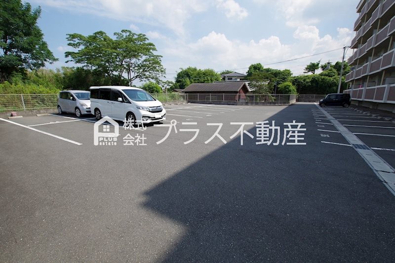 マイキャッスル杉坂 駐車場