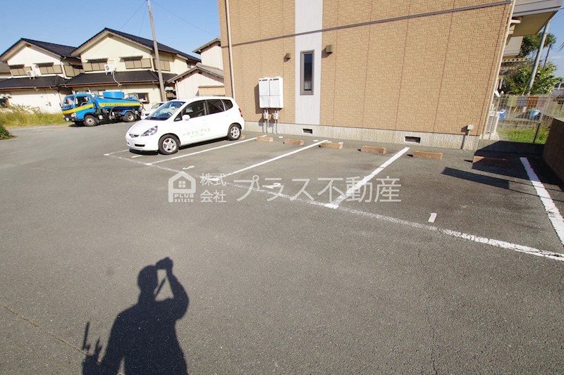 サンモール 駐車場