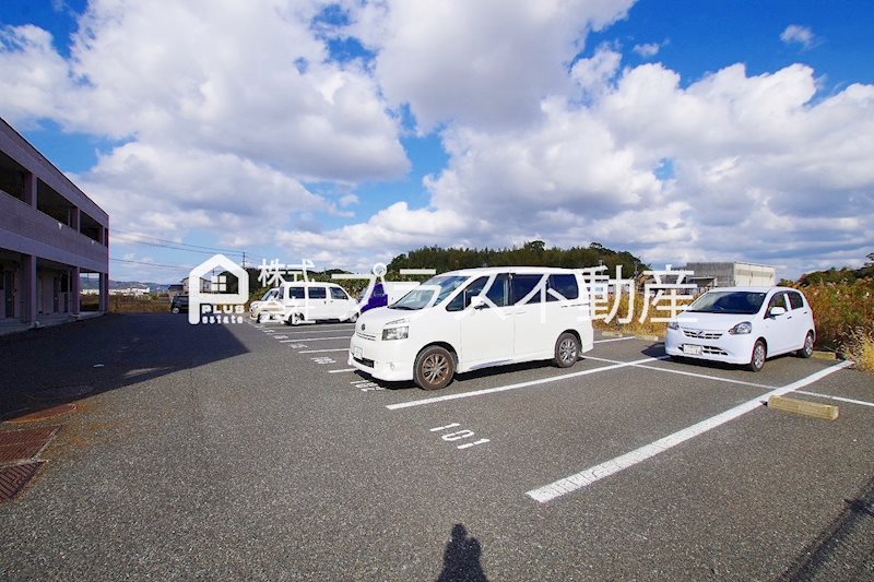 プランドール・ゼット 駐車場