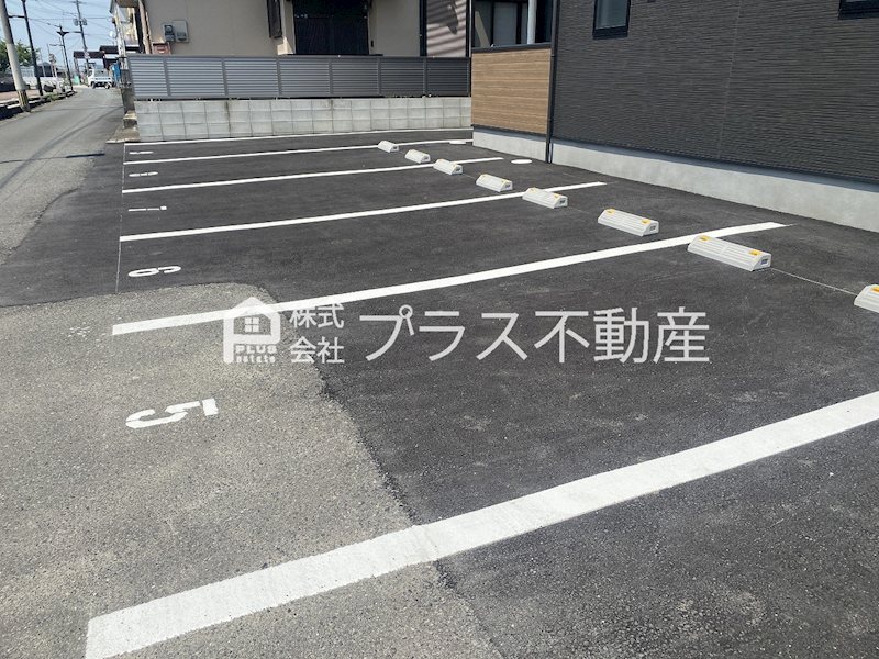 GRAND　COURT　01 駐車場