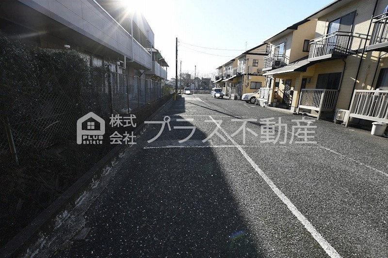 アヴェニールⅠ 駐車場