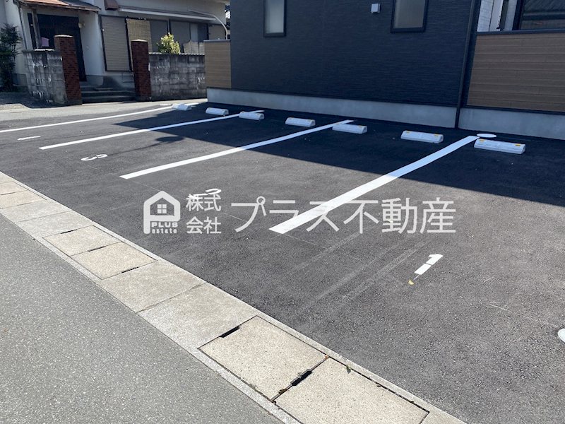 GRAND　COURT　01 駐車場