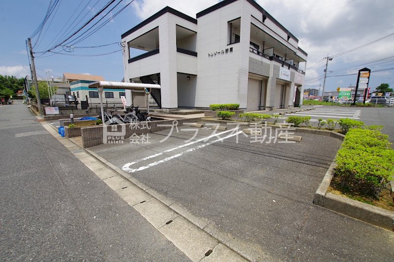トレゾール野面 駐車場