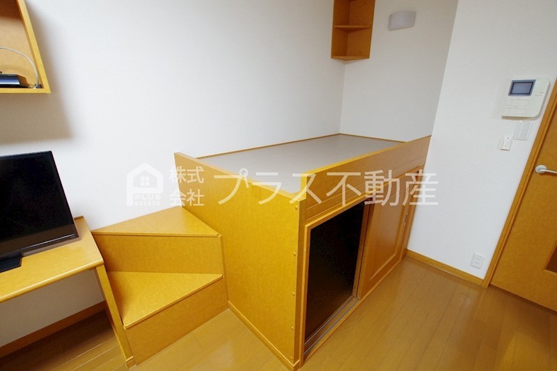 レオパレスマ　シャンテ ベッドルーム