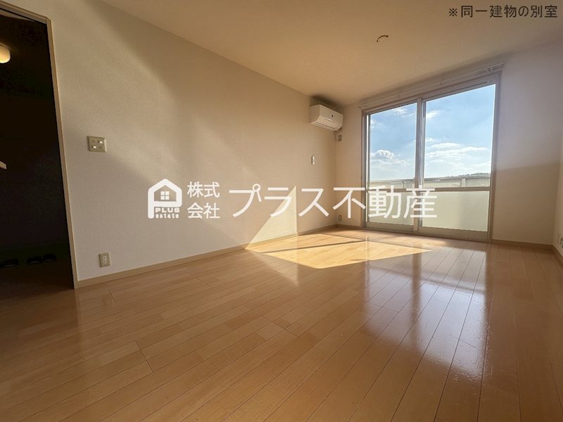 ヴィサージュ本城　E棟 リビング
