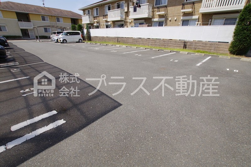 ボヌールコートB棟 駐車場