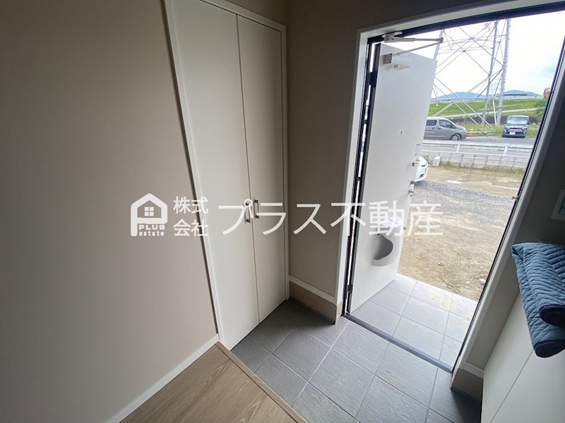 アイナス　C棟 玄関