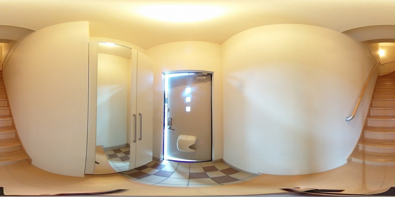 ランドコア馬場山緑 玄関