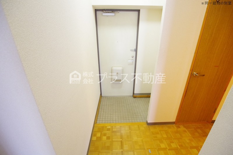 クレスト直方駅前 玄関