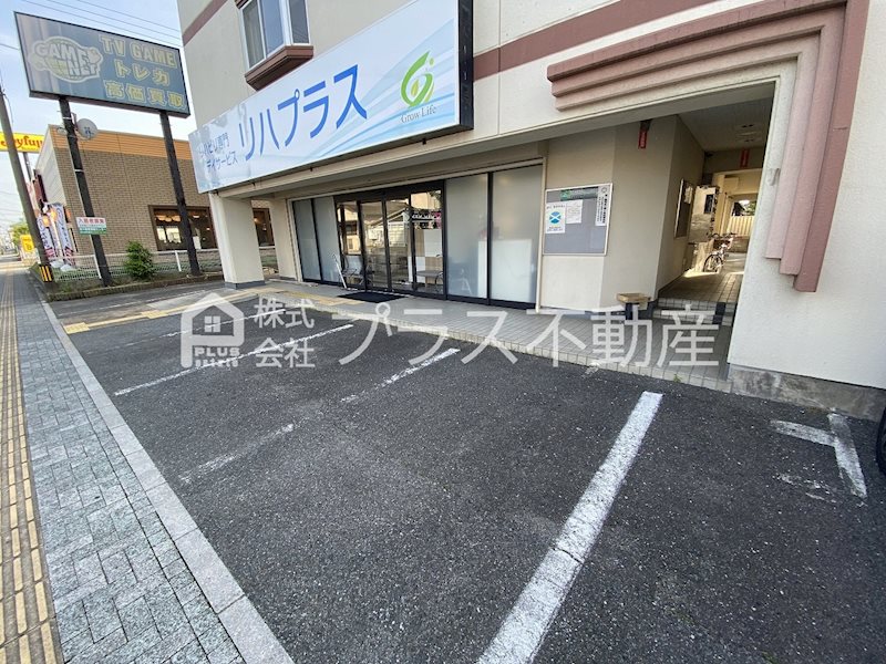 敷田ビル 駐車場