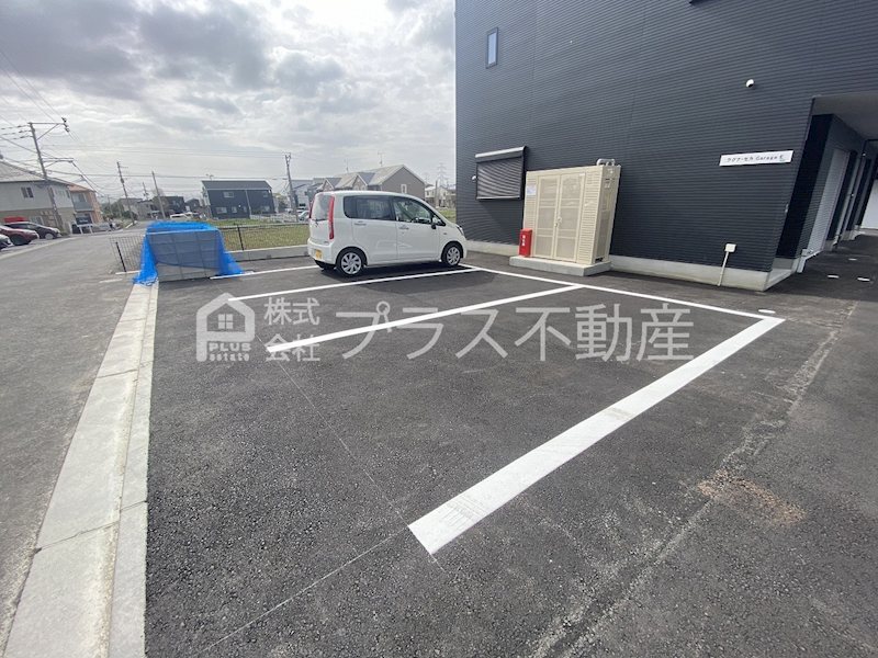 ラグナ・セカGarageE 駐車場