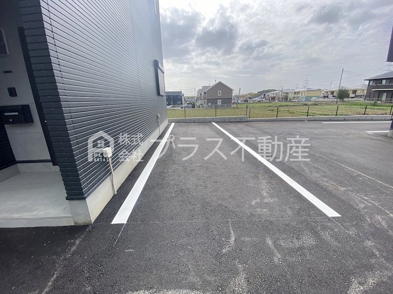 ラグナ・セカGarageE 駐車場