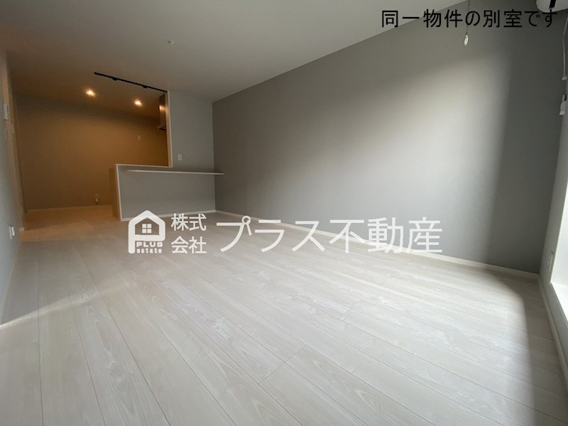 ラグナ・セカGarageE リビング