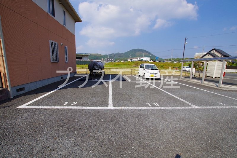デューク沼口　Ｃ棟 駐車場