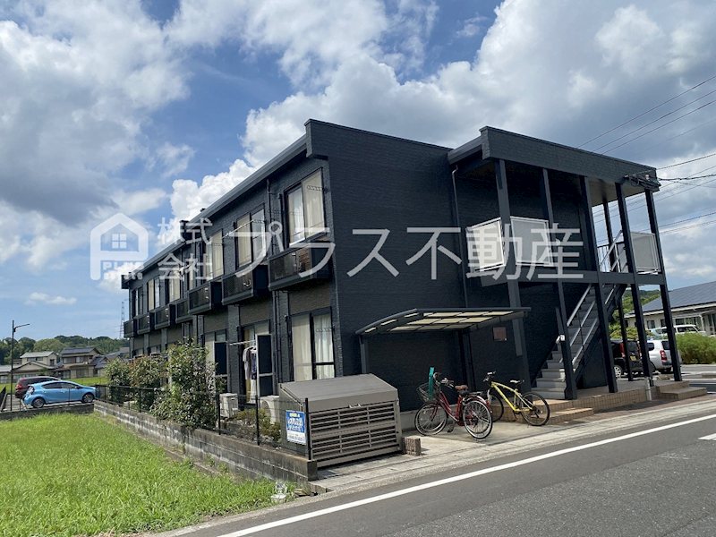 レオパレスクルール　つばき 外観