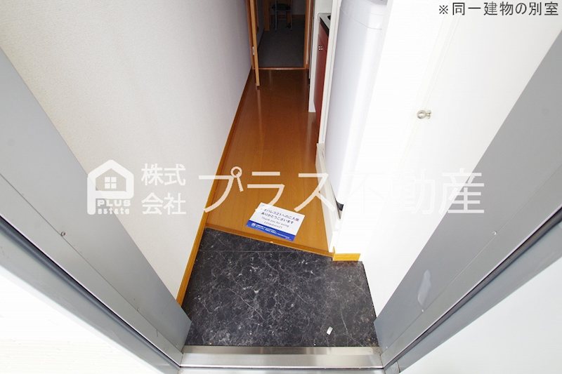 レオパレスクルール　つばき 玄関