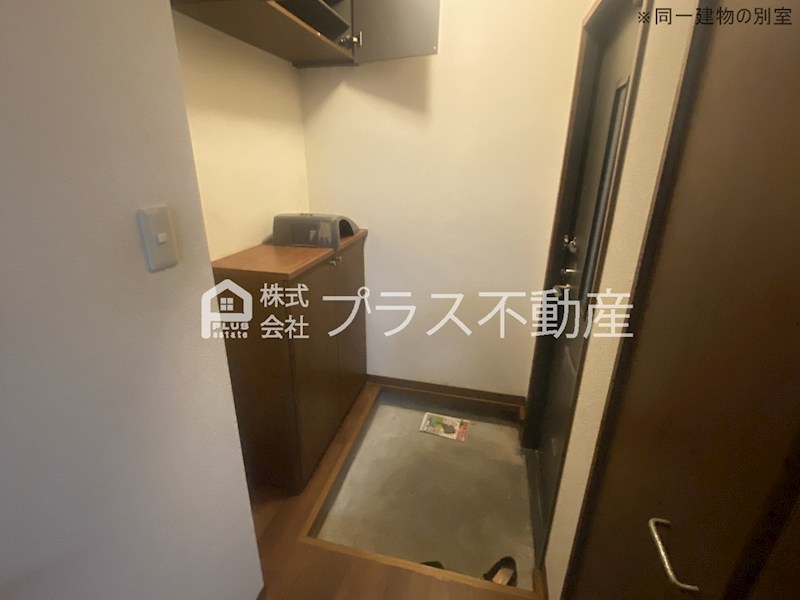 ヴィラ・フローラC 玄関