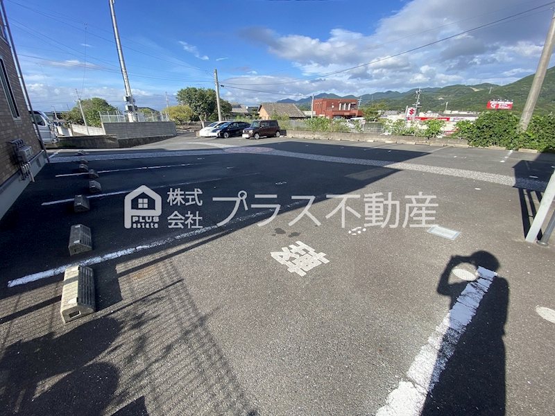 レトアヒルⅡ 駐車場