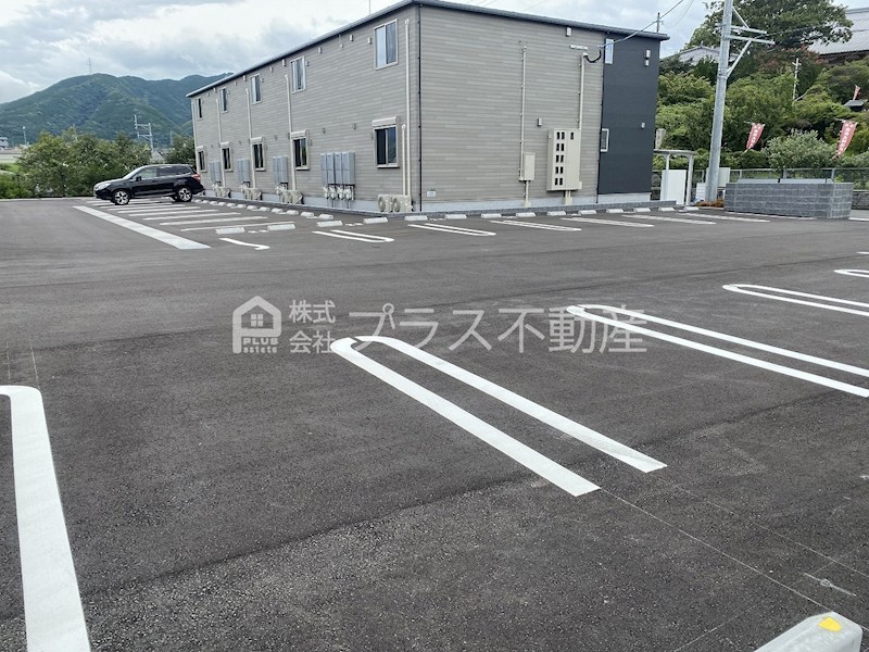 アライブ馬場山緑　Ⅰ 駐車場