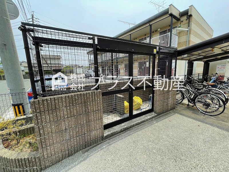 レオパレスマ　メゾン 駐車場