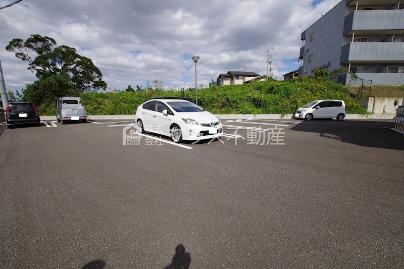 DK.Relaciones（DK.ﾚﾗｼｵﾈｽ） 駐車場