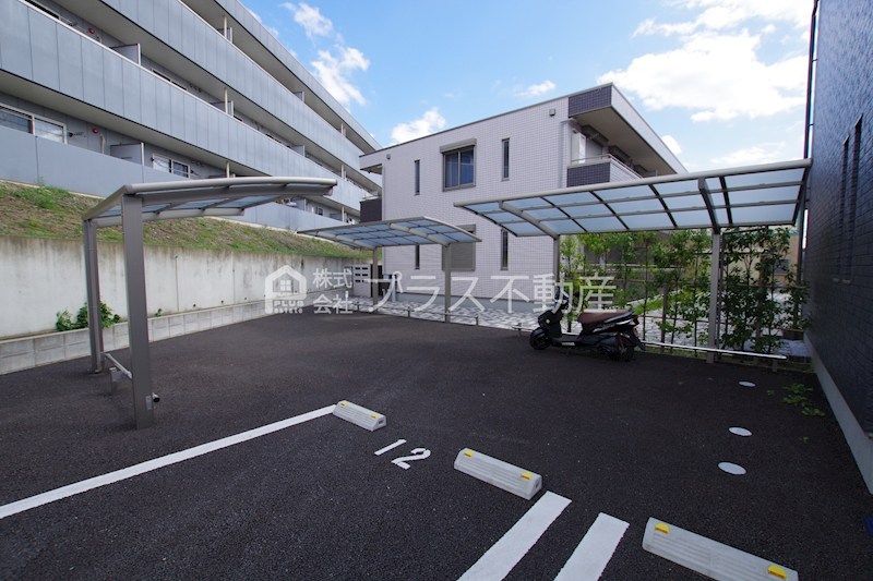 DK.Relaciones（DK.ﾚﾗｼｵﾈｽ） 駐車場