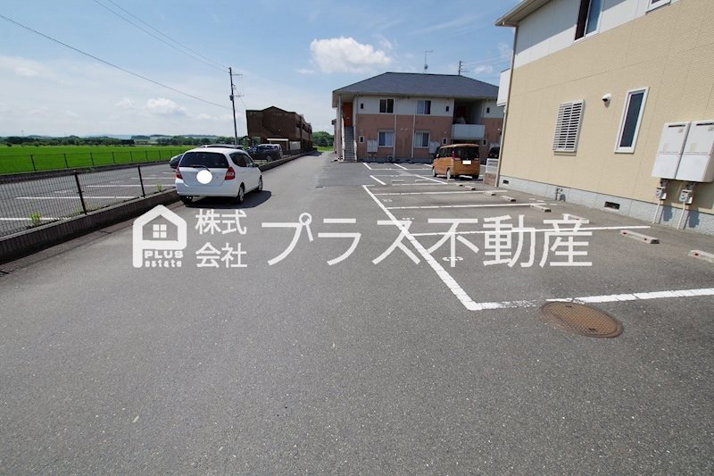 ヴィサージュ本城Ｃ棟 駐車場