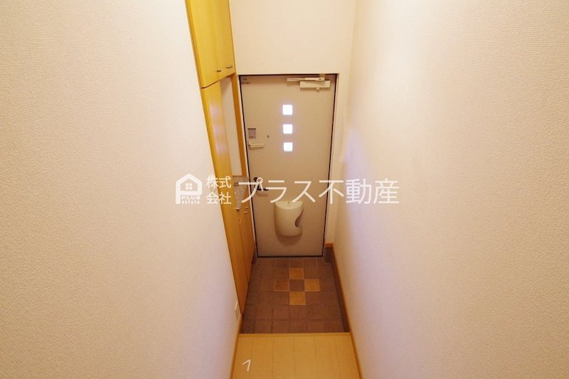 サン・クローバー小竹弐番館 玄関
