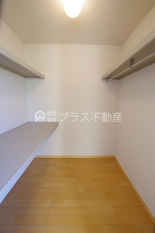 グランドゥール大地F棟 収納
