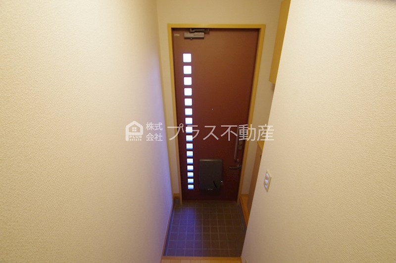 グランドゥール大地F棟 玄関