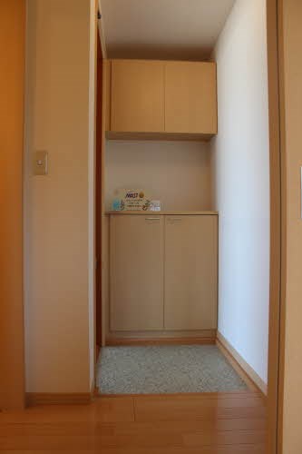 デューク沼口　H棟 玄関