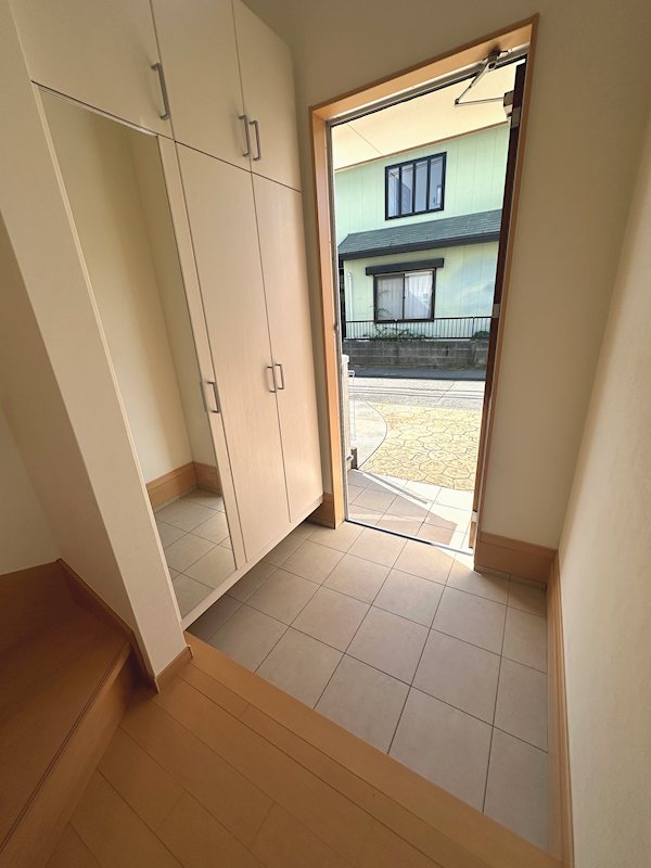 六会日大前戸建 玄関