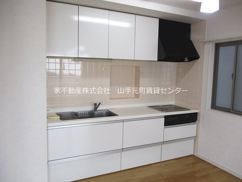 根岸町戸建 キッチン